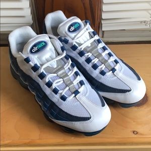 White and Blue Nike Air Vapormax ‘95